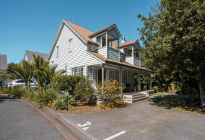 Capital Cottage 2-4 Bedroom- Russell Cottages Collection